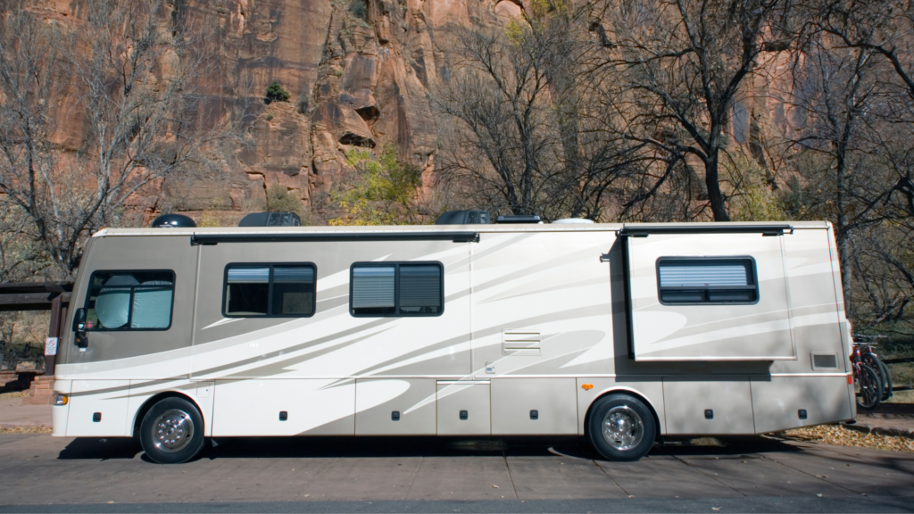 Difference between motorhome and RV