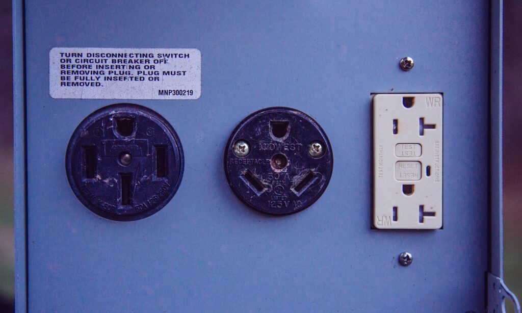 Difference between 30 amp and 50 amp RV