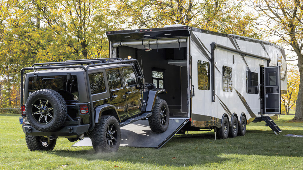 what is a toy hauler trailer