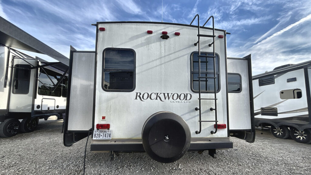small fifth wheel campers