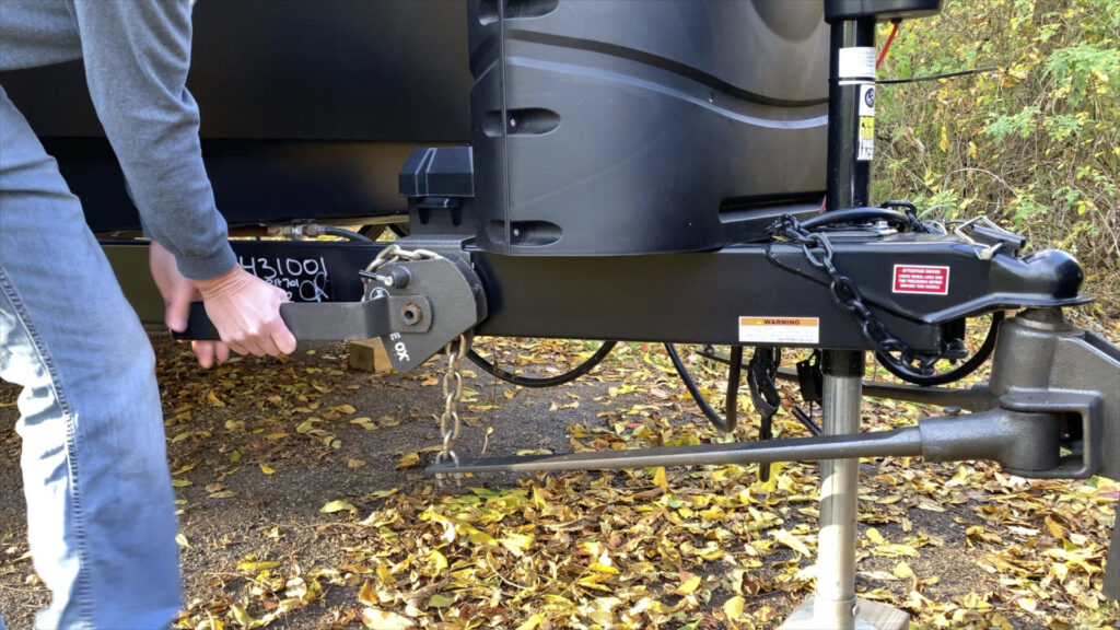 weight distribution hitch adjustment