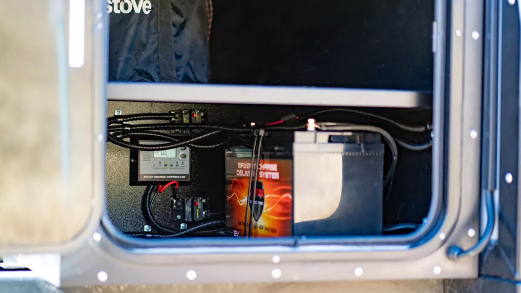 how to charge a camper battery